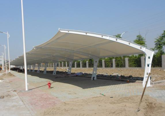 安徽膜結(jié)構(gòu)車棚安裝注意什么？