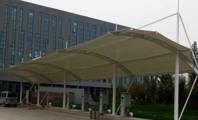 膜結(jié)構(gòu)車棚廠家膜結(jié)構(gòu)車棚安裝注意什么？